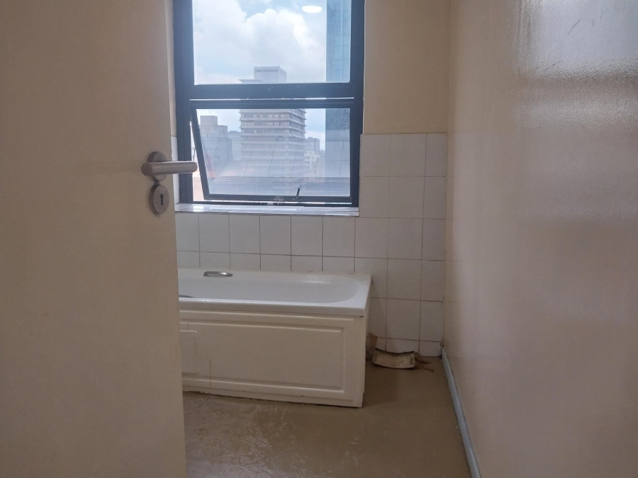 1 Bedroom Property for Sale in Johannesburg Central Gauteng