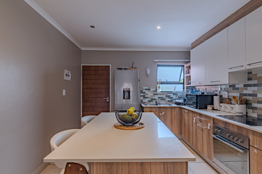 2 Bedroom Property for Sale in Die Hoewes Gauteng