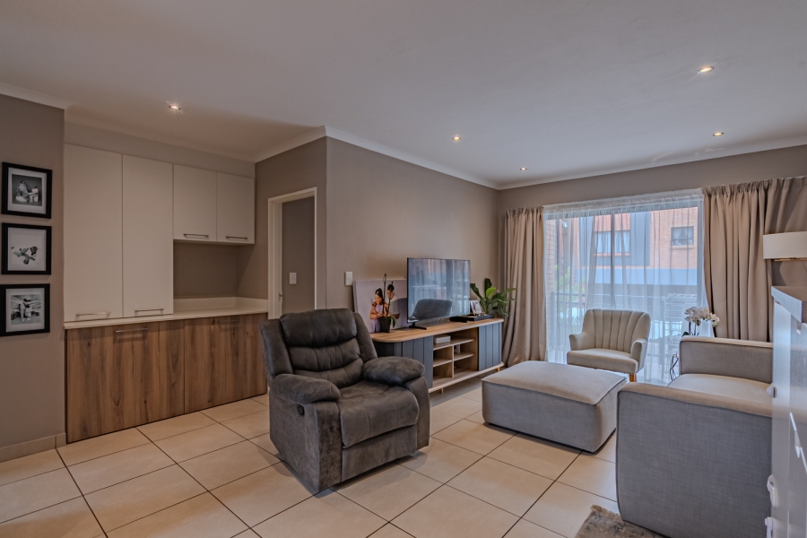 2 Bedroom Property for Sale in Die Hoewes Gauteng