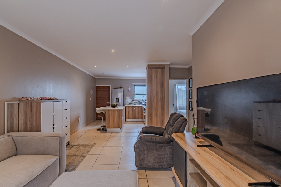 2 Bedroom Property for Sale in Die Hoewes Gauteng