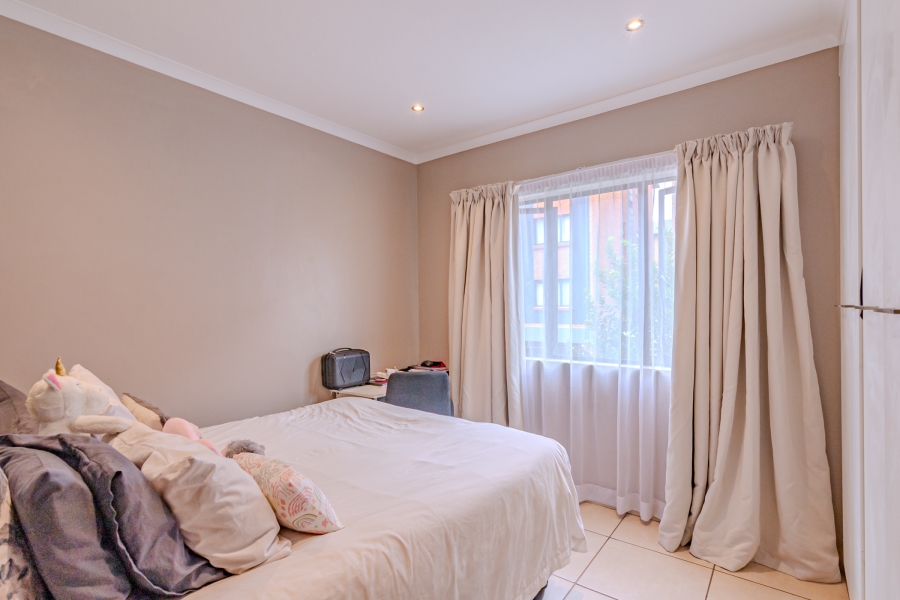 2 Bedroom Property for Sale in Die Hoewes Gauteng