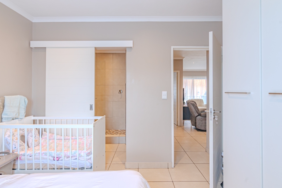 2 Bedroom Property for Sale in Die Hoewes Gauteng