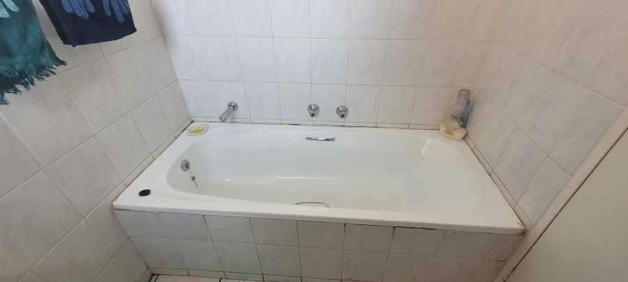 2 Bedroom Property for Sale in Waterkloof Glen Gauteng