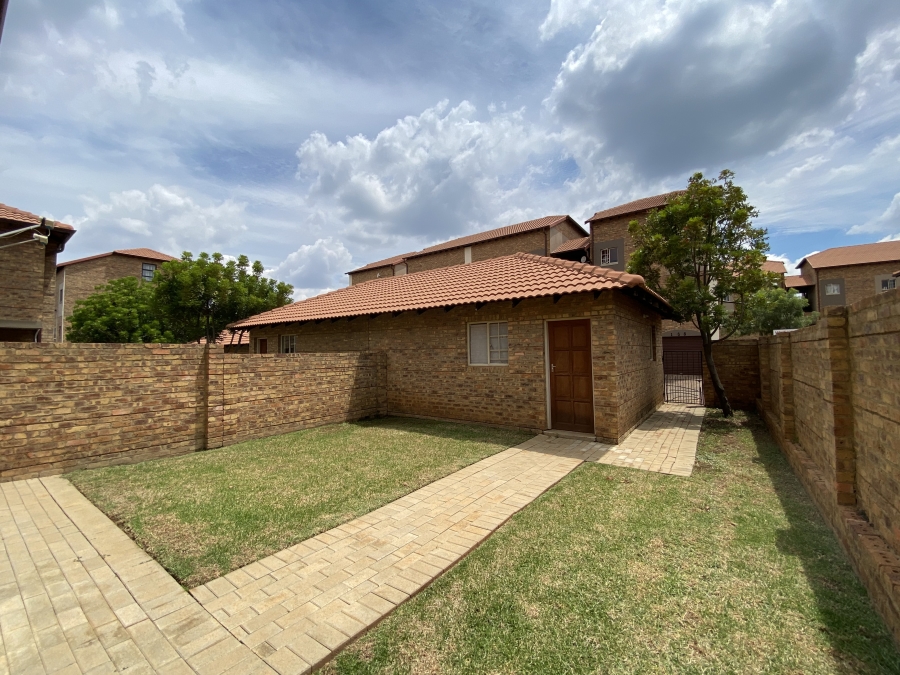 To Let 3 Bedroom Property for Rent in Hazeldean Gauteng