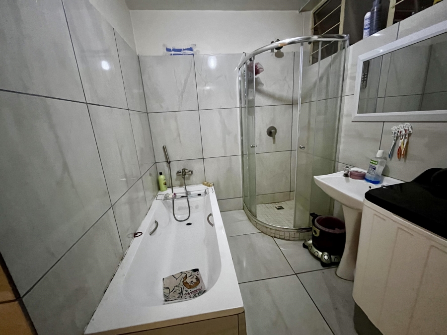 2 Bedroom Property for Sale in Wonderboom South Gauteng