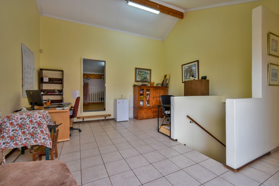 5 Bedroom Property for Sale in Moreleta Park Gauteng