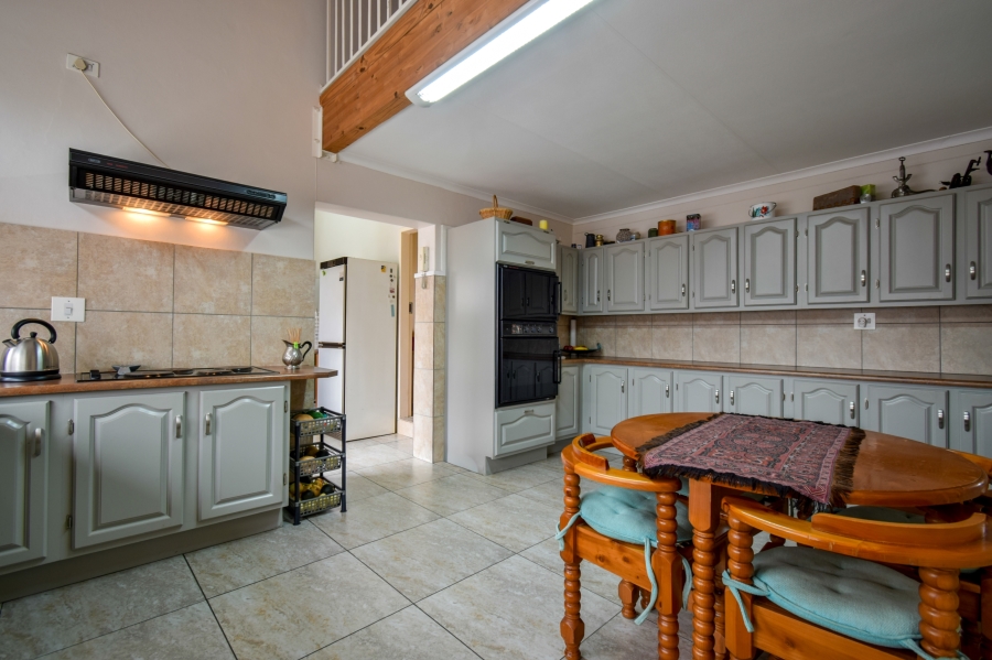 5 Bedroom Property for Sale in Moreleta Park Gauteng