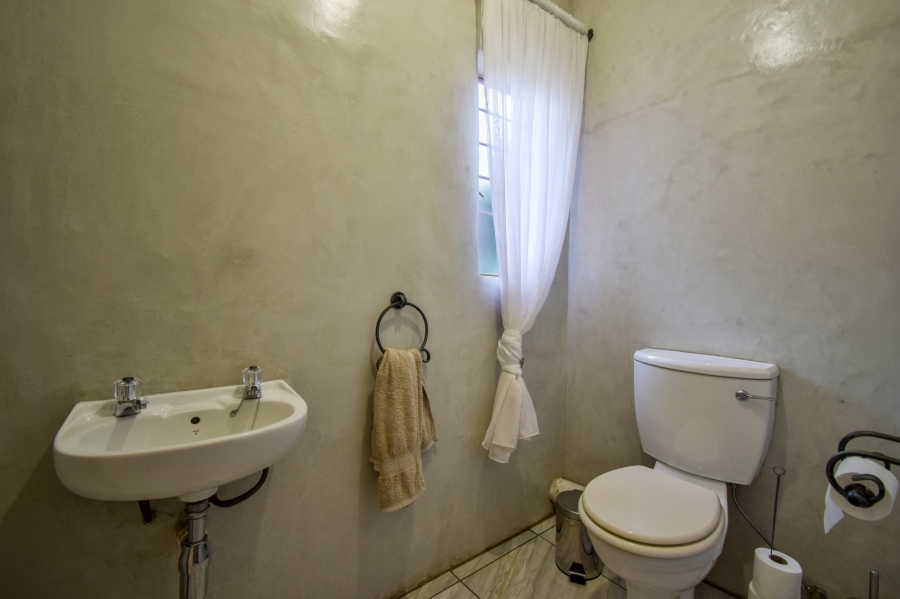 5 Bedroom Property for Sale in Moreleta Park Gauteng