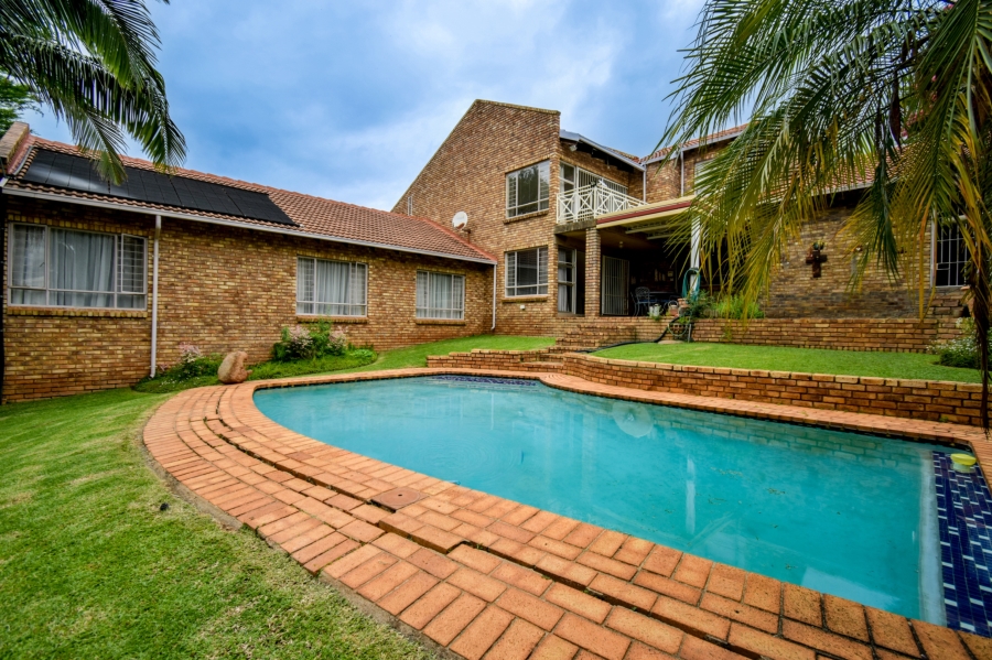 5 Bedroom Property for Sale in Moreleta Park Gauteng