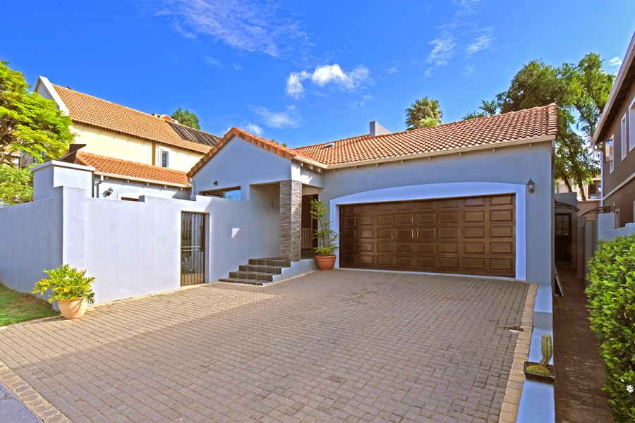 3 Bedroom Property for Sale in Broadacres Gauteng