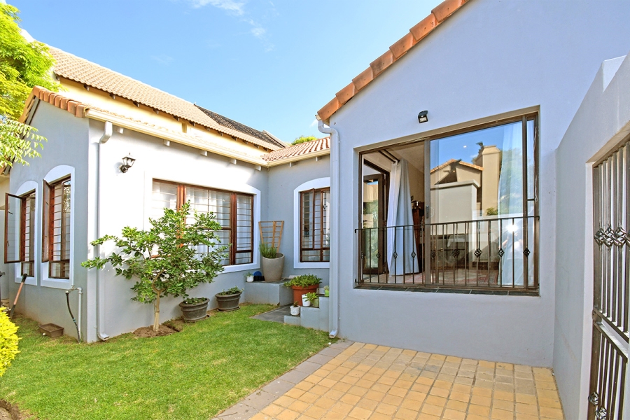3 Bedroom Property for Sale in Broadacres Gauteng