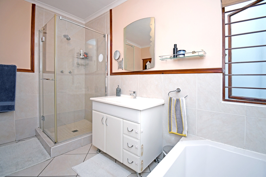 3 Bedroom Property for Sale in Broadacres Gauteng