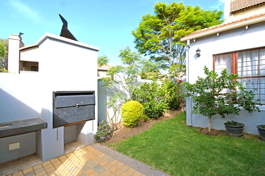 3 Bedroom Property for Sale in Broadacres Gauteng