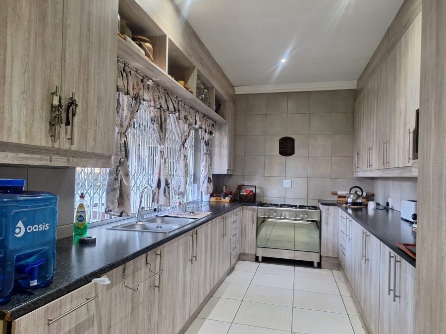 3 Bedroom Property for Sale in Rensburg Gauteng
