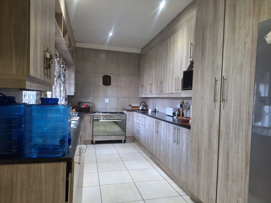 3 Bedroom Property for Sale in Rensburg Gauteng