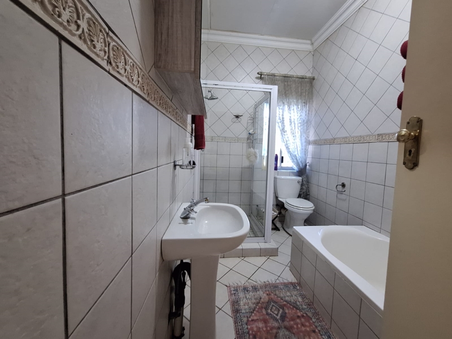 3 Bedroom Property for Sale in Rensburg Gauteng
