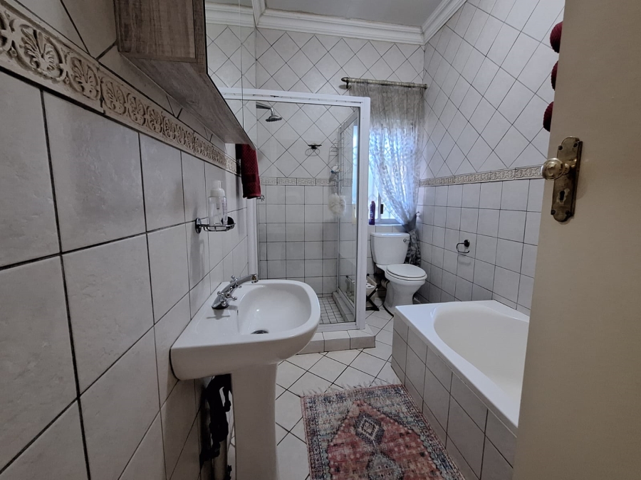 3 Bedroom Property for Sale in Rensburg Gauteng