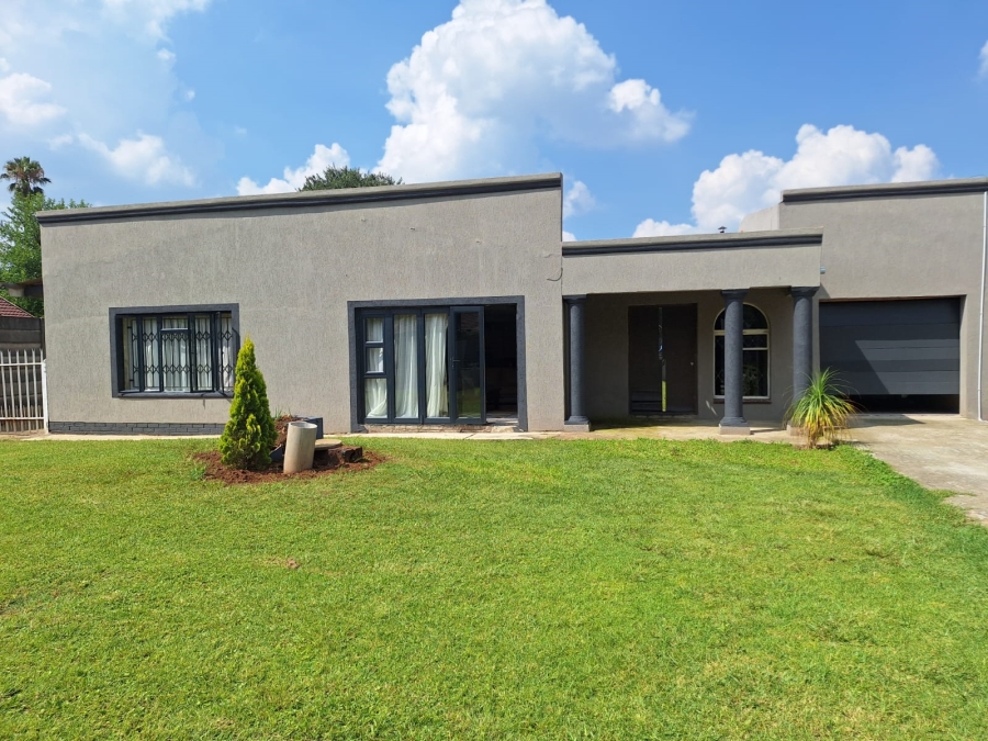 3 Bedroom Property for Sale in Strubenvale Gauteng