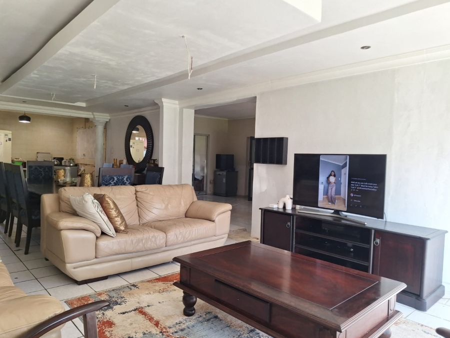 3 Bedroom Property for Sale in Strubenvale Gauteng