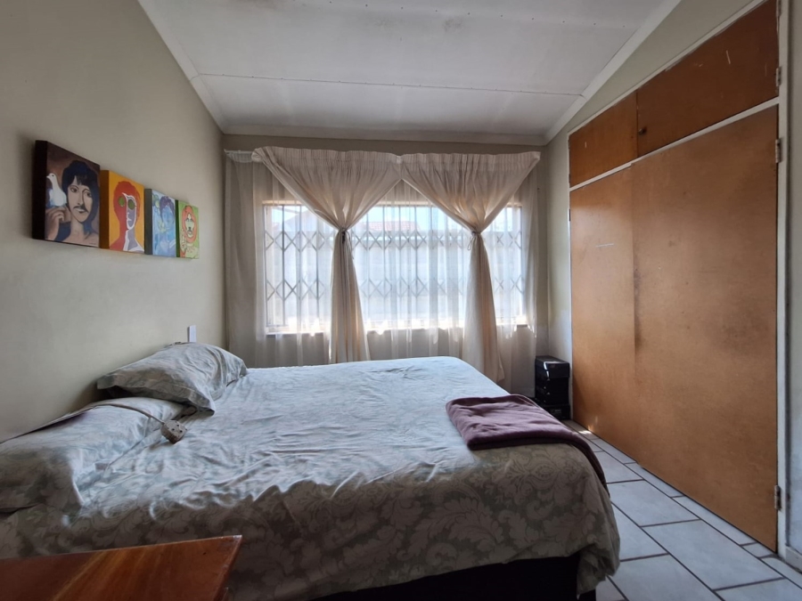 3 Bedroom Property for Sale in Strubenvale Gauteng