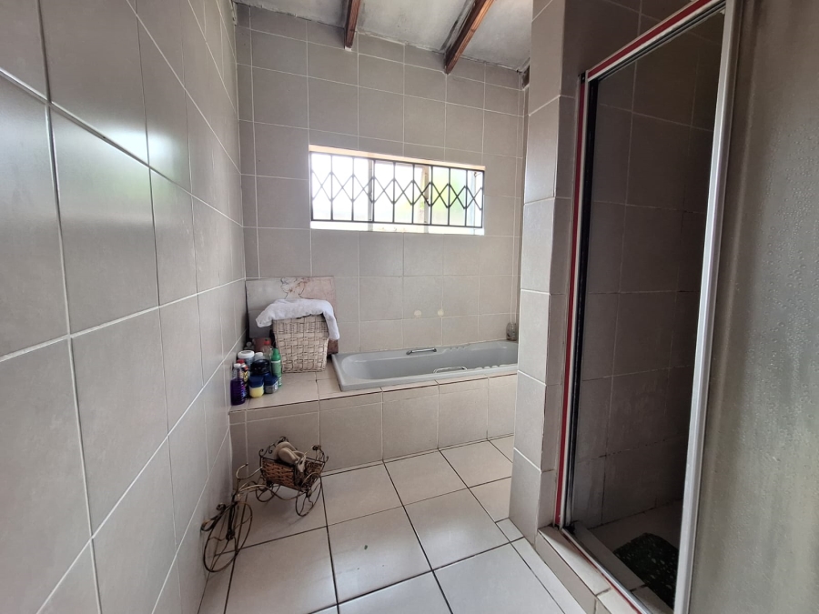 3 Bedroom Property for Sale in Strubenvale Gauteng