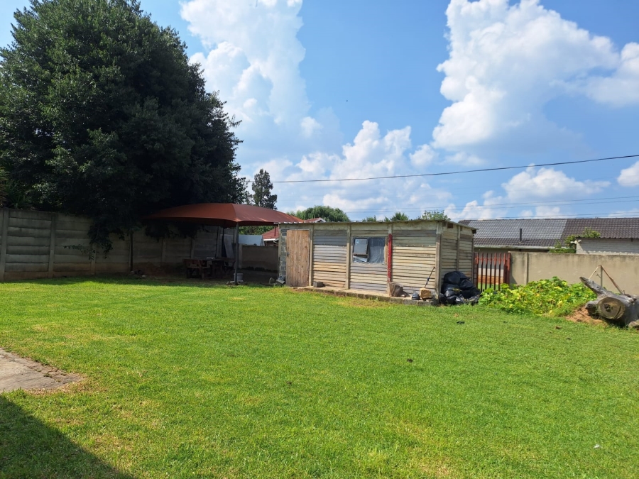 3 Bedroom Property for Sale in Strubenvale Gauteng