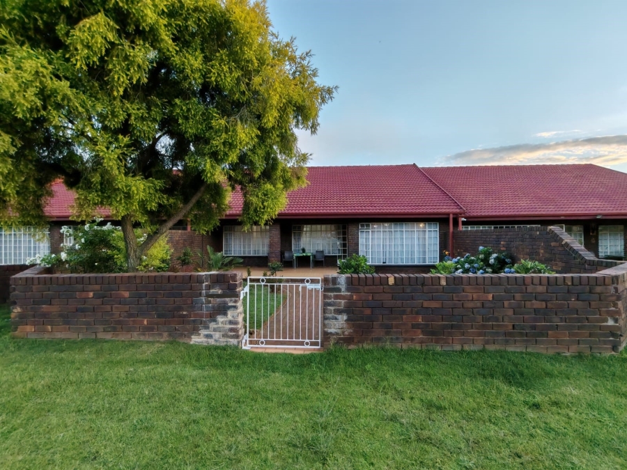 3 Bedroom Property for Sale in Three Rivers Proper Gauteng