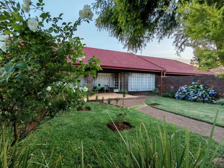 3 Bedroom Property for Sale in Three Rivers Proper Gauteng