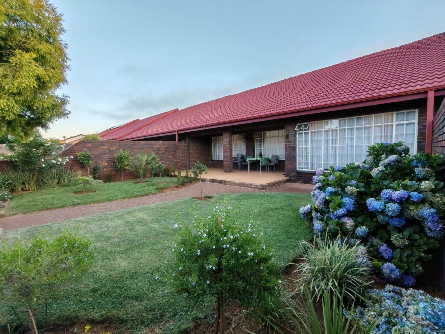 3 Bedroom Property for Sale in Three Rivers Proper Gauteng