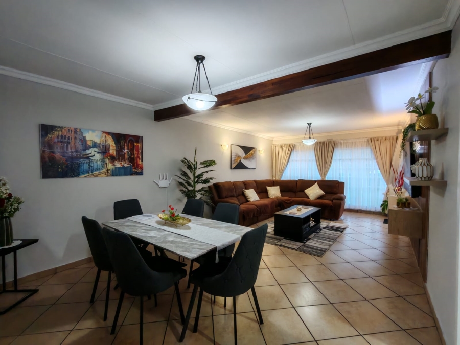 3 Bedroom Property for Sale in Three Rivers Proper Gauteng