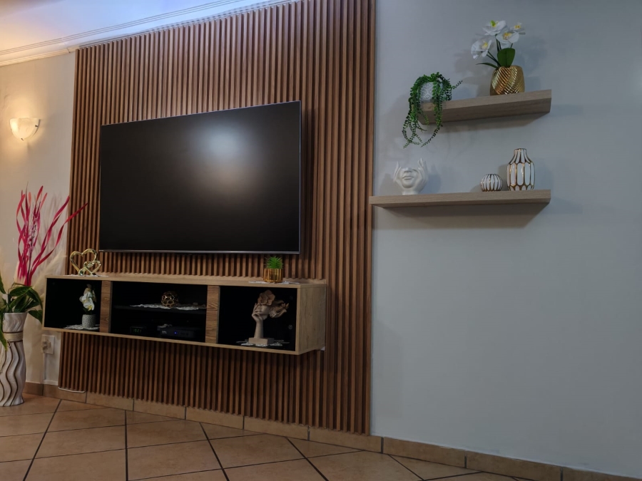 3 Bedroom Property for Sale in Three Rivers Proper Gauteng