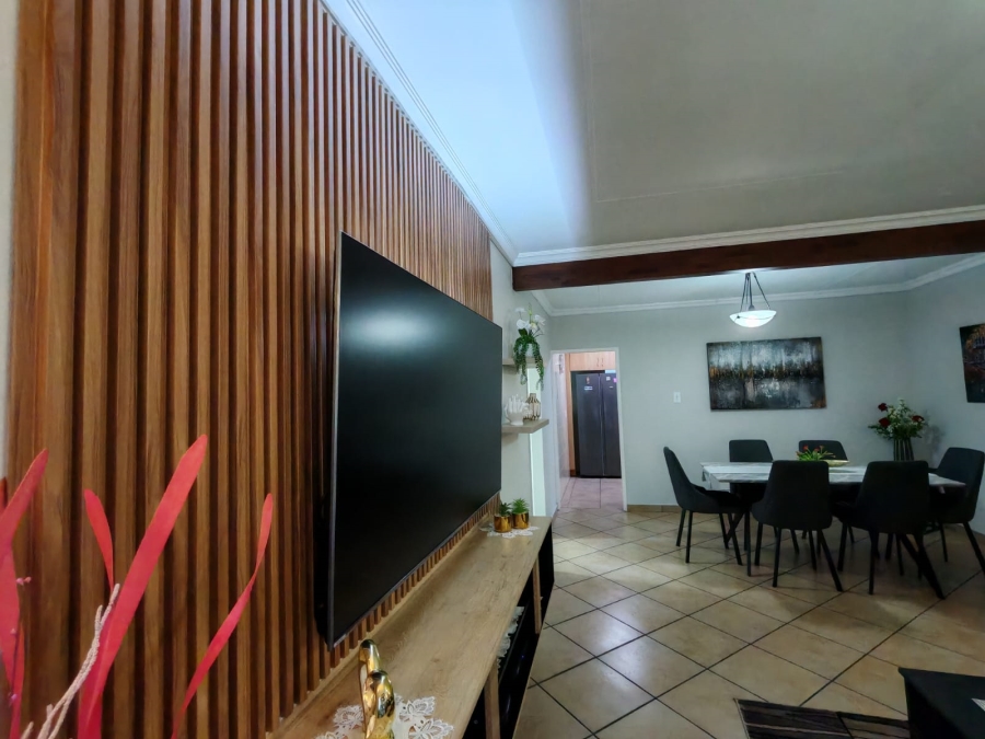 3 Bedroom Property for Sale in Three Rivers Proper Gauteng