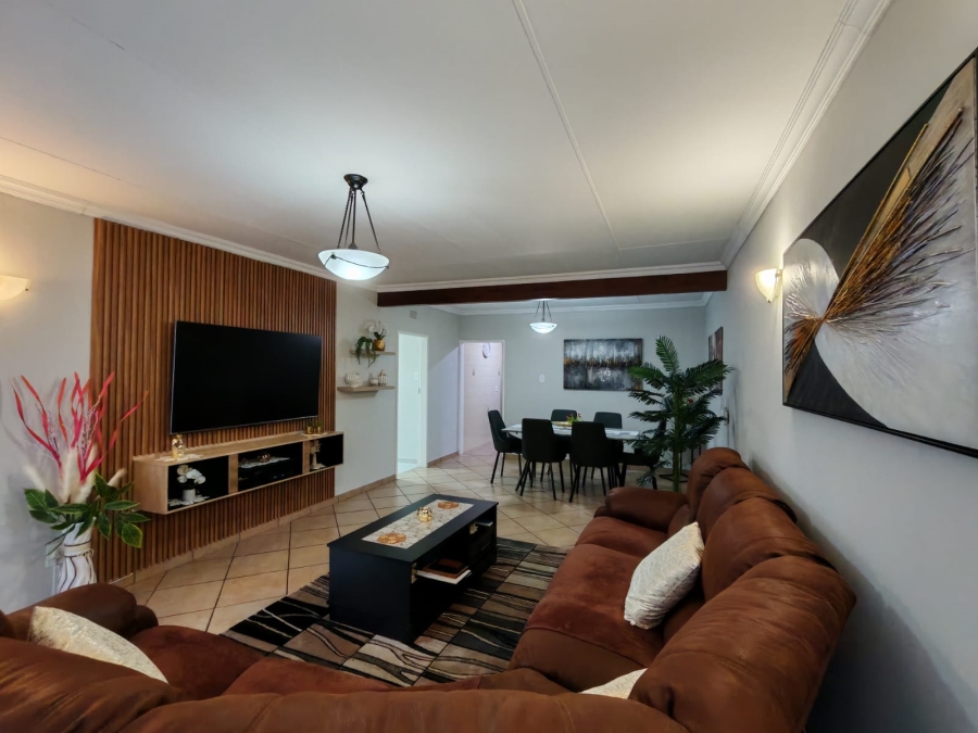 3 Bedroom Property for Sale in Three Rivers Proper Gauteng