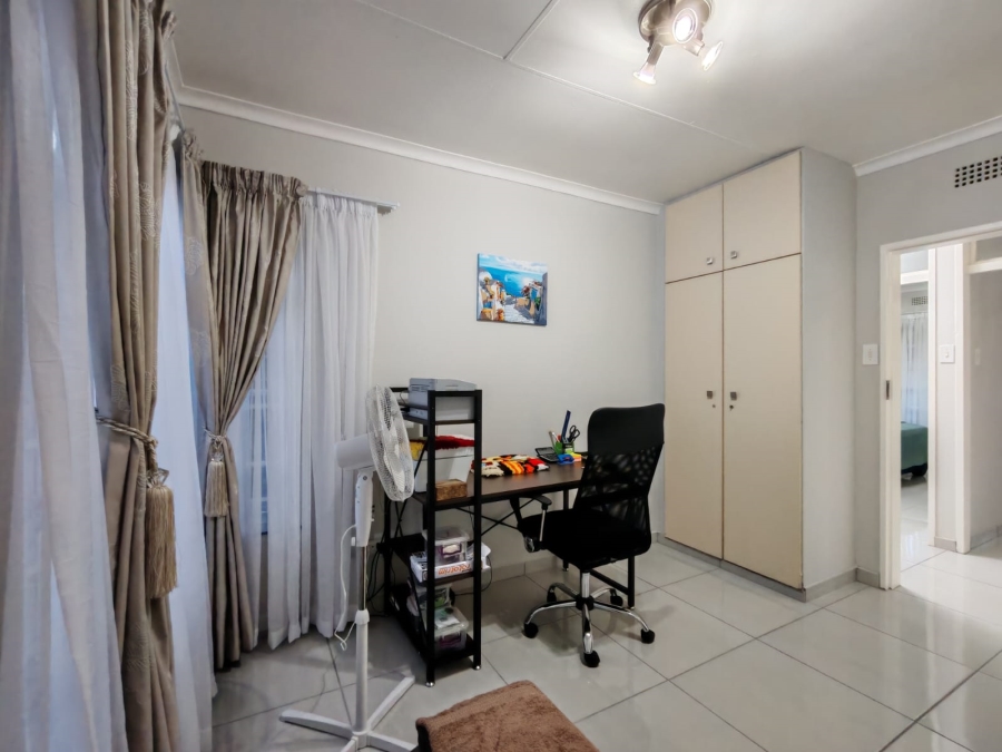 3 Bedroom Property for Sale in Three Rivers Proper Gauteng