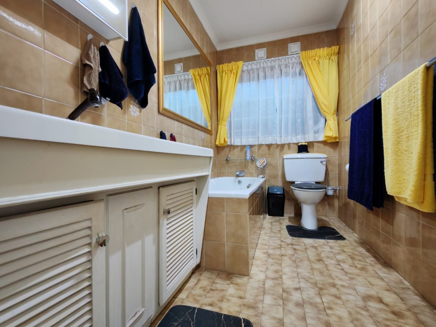 3 Bedroom Property for Sale in Three Rivers Proper Gauteng