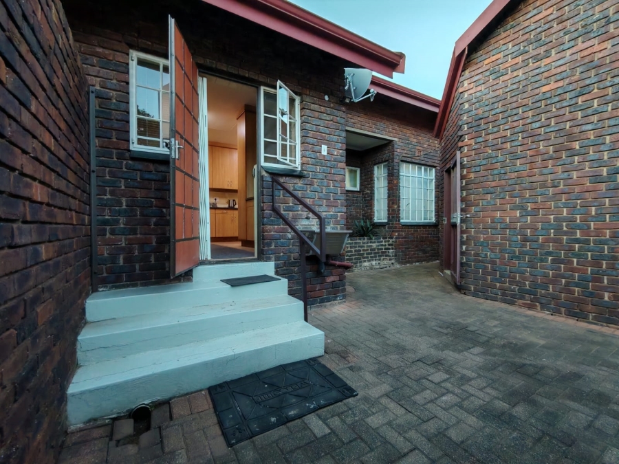 3 Bedroom Property for Sale in Three Rivers Proper Gauteng