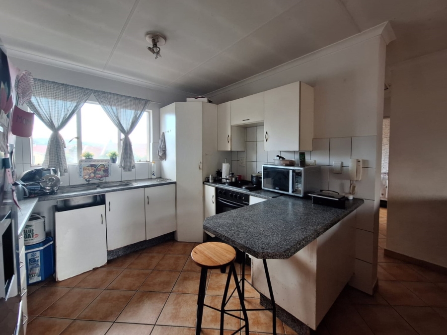 2 Bedroom Property for Sale in Rensburg Gauteng