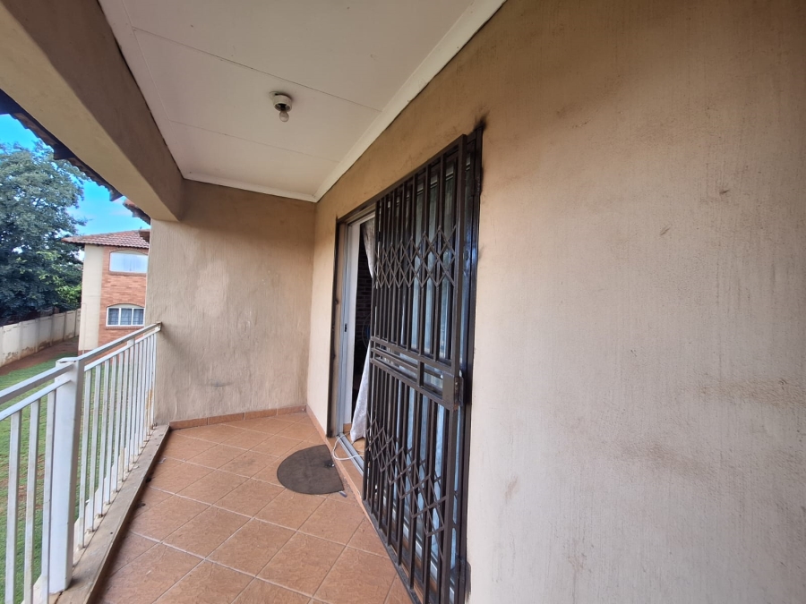 2 Bedroom Property for Sale in Rensburg Gauteng