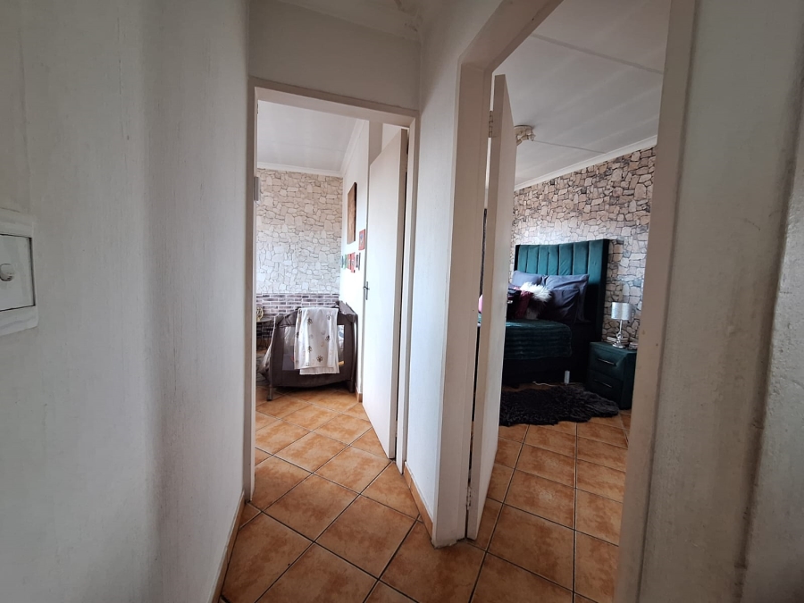 2 Bedroom Property for Sale in Rensburg Gauteng