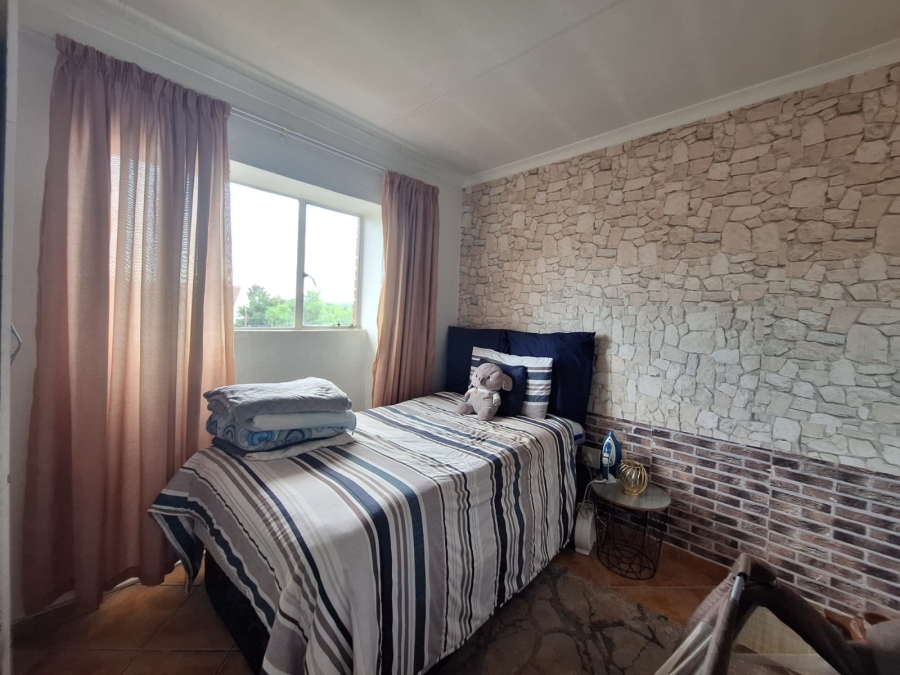 2 Bedroom Property for Sale in Rensburg Gauteng