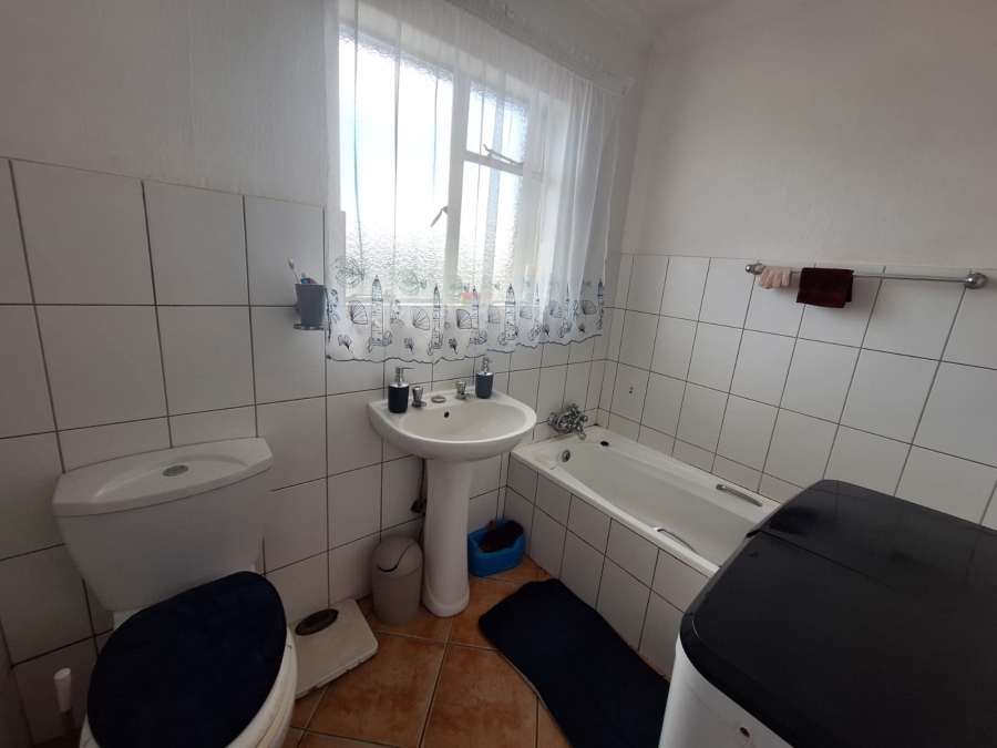 2 Bedroom Property for Sale in Rensburg Gauteng