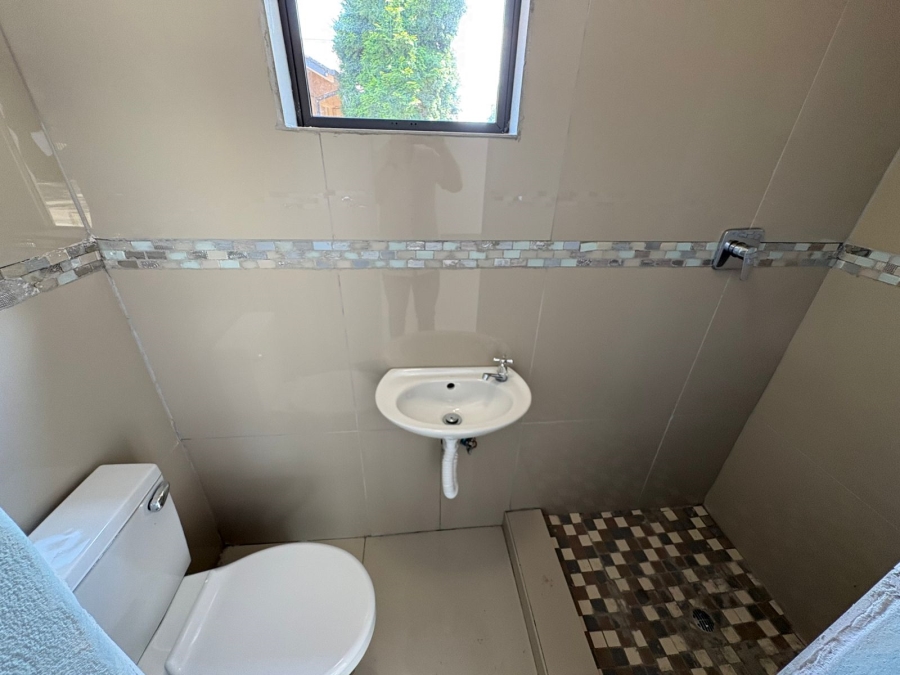 1 Bedroom Property for Sale in Vanderbijlpark CE 2 Gauteng