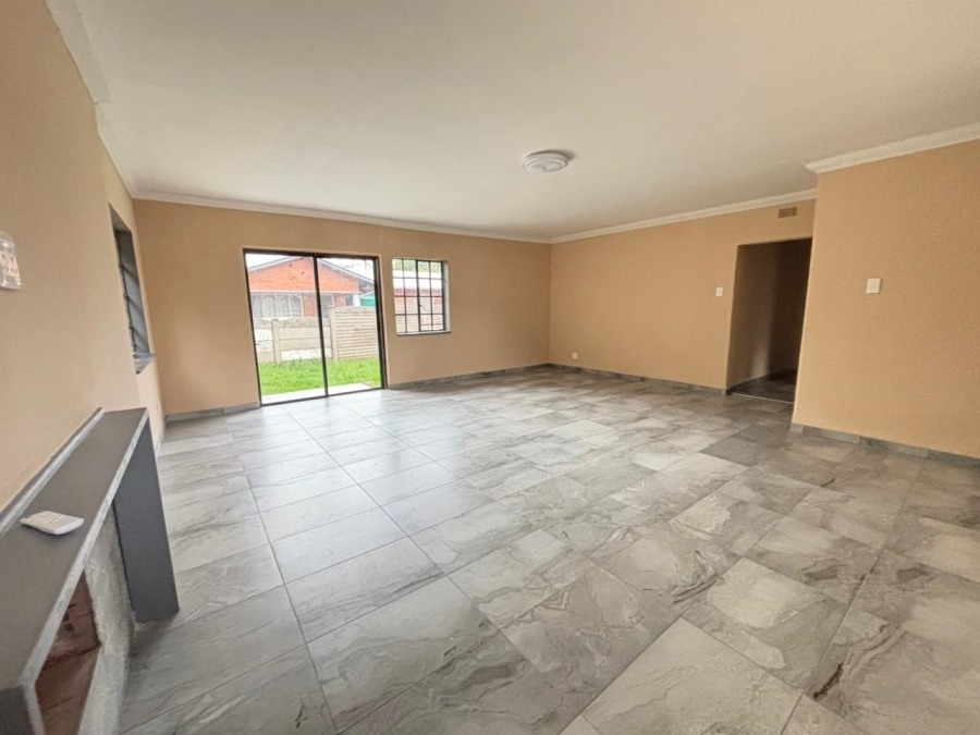 3 Bedroom Property for Sale in Vanderbijlpark CW 5 Gauteng