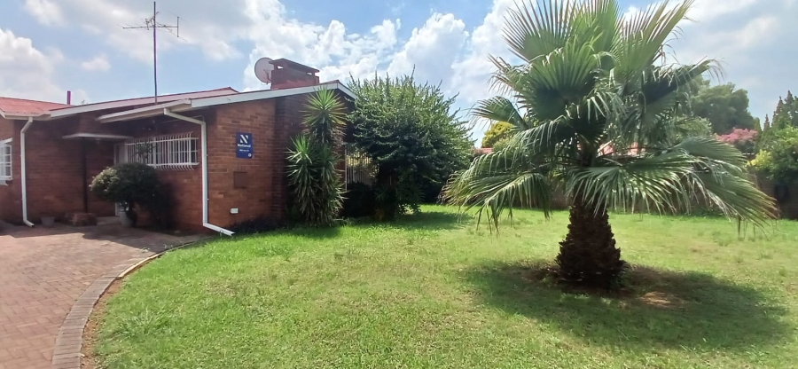 To Let 3 Bedroom Property for Rent in Duncanville Gauteng