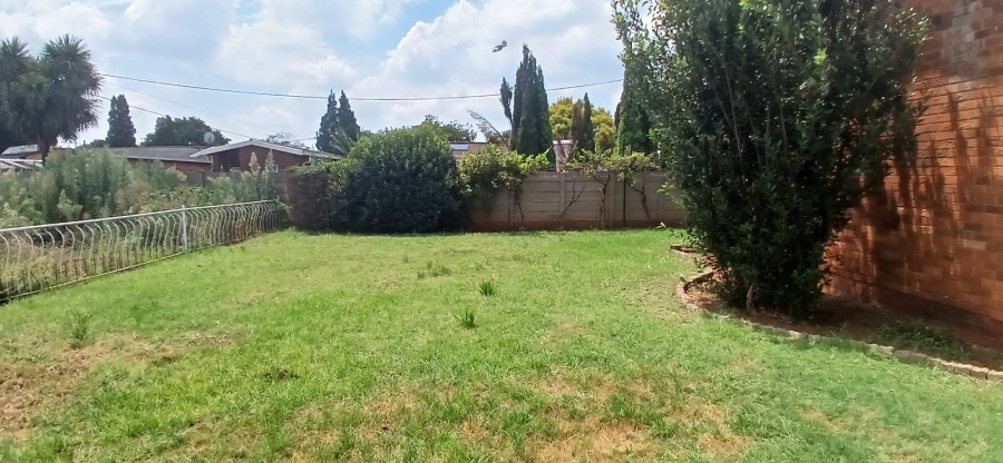 To Let 3 Bedroom Property for Rent in Duncanville Gauteng