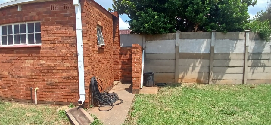 To Let 3 Bedroom Property for Rent in Duncanville Gauteng