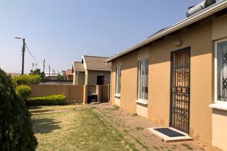3 Bedroom Property for Sale in Rosslyn Gauteng