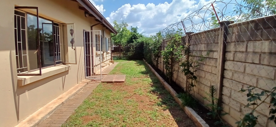 To Let 2 Bedroom Property for Rent in Highbury Gauteng