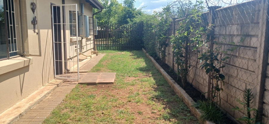 To Let 2 Bedroom Property for Rent in Highbury Gauteng