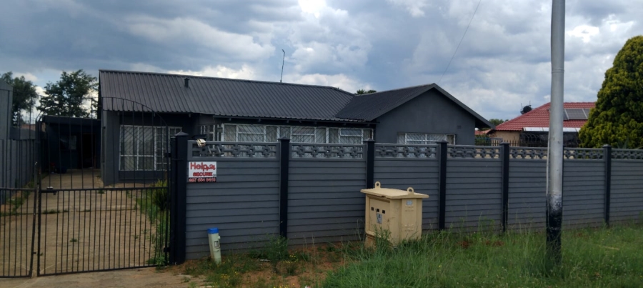 4 Bedroom Property for Sale in Lewisham Gauteng